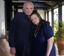 Johnny Cash junto a su mujer June Carter.