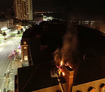 Se incendió parte del techo del Teatro Auditorium en Mar del Plata. (Fuente: Télam) (Fuente: Télam) (Fuente: Télam)
