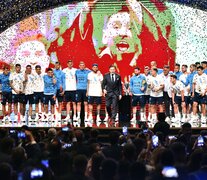 La Selección Argentina en pleno homenaje en la sede de la Conmebol (Fuente: AFP) (Fuente: AFP) (Fuente: AFP)