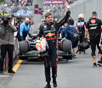 Max Verstappen saluda a los fanáticos en en el GP de Australia. (Fuente: AFP) (Fuente: AFP) (Fuente: AFP)