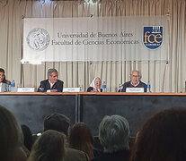 Nora Cortiñas junto al Premio Nobel Adolfo Pérez Esquivel y Victoria Montenegro