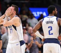 La dupla Luka Doncic-Kyrie Irving resultó en un fracaso estrepitoso en su primera temporada (Fuente: AFP) (Fuente: AFP) (Fuente: AFP)