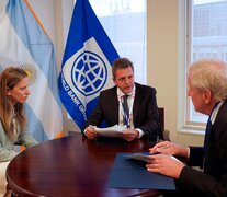 El ministro de Economía, Sergio Massa, junto a su par de Educación, Jaime Perczyk y la directora ejecutiva por Argentina y el Cono Sur en el Grupo Banco Mundial, Cecilia Nahón. (Fuente: NA) (Fuente: NA) (Fuente: NA)