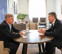 El ex ministro Oscar Aguad con el expresidente Mauricio Macri.