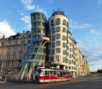 La Casa Danzante de Praga, arquitectura deconstructivista que no tiene una única verdad para crear una obra.