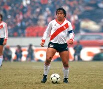 Tolo Gallego, volante central y capitán del River campeón del 86.