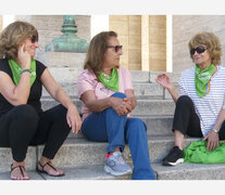 Silvia Augsburger, Viviana Della Siega y Mabel Gabarra, pioneras de la lucha por el aborto entrevistadas en el documental.