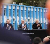Alberto Fernández encabezó el acto, acompañado por el jefe de Gabinete, Agustín Rossi, y el ministro de Defensa, Jorge Taiana. (Fuente: NA) (Fuente: NA) (Fuente: NA)