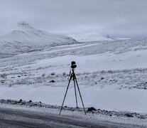 El equipo de Adriana Lestido para filmar Errante, la conquista del hogar, en las Islas Svalbard. (Fuente: Adriana Lestido) (Fuente: Adriana Lestido) (Fuente: Adriana Lestido) (Fuente: Adriana Lestido)