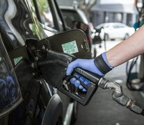 Las petroleras presionan para ajustar los precios por encima del 4 por ciento acordado. (Fuente: Bernardino Avila) (Fuente: Bernardino Avila) (Fuente: Bernardino Avila)