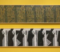 “Frisos II y III” (1985 y 86, 45 x 180 cm cada una), de Alfredo Hlito.
Abajo: Efigies, en verde (1983) y con manto rojo (1985); de Hlito. Más abajo: &amp;quot;Efigie observada&amp;quot;, 1992, de Hlito.