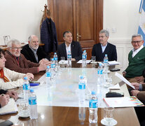 Los ministros Agosto y Pusineri en la mesa con ATE y UPCN.