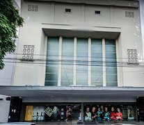 El Teatro El Plata estuvo 17 años con las puertas cerradas. (Fuente: Télam) (Fuente: Télam) (Fuente: Télam)