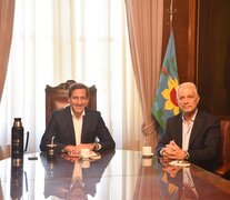 Alak y Garro reunidos en las oficinas municipales platenses. 