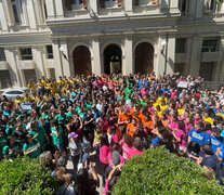 Representantes de toda la comunidad educacitva se manifestaron en la UNLP.