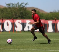 Iván Gómez está en los planes del club más allá de quién resulte ser el DT.