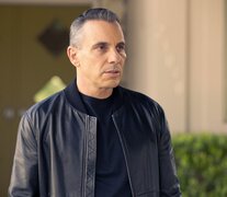 El comediante Sebastian Maniscalco protagoniza la serie.