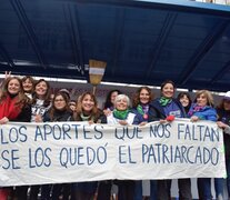 Movilización de las mujeres sindicalistas de la CTA A, la CTA T, la CGT y la CTEP a la Anses el 2 de julio de 2019 para que se aprobara la moratoria previsional