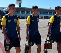 Los jugadores de Central rumbo a Tucumán. (Fuente: Prensa Rosario Central) (Fuente: Prensa Rosario Central) (Fuente: Prensa Rosario Central)