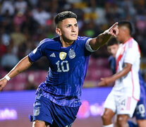 Thiago Almada celebra el gol que abrió el marcador ante Perú (Fuente: NA) (Fuente: NA) (Fuente: NA)