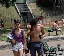 La Ciudad de Buenos Aires se encuentra bajo una nueva ola de calor y en alerta rojo por altas temperaturas.  (Fuente: Dafne Gentinetta) (Fuente: Dafne Gentinetta) (Fuente: Dafne Gentinetta)