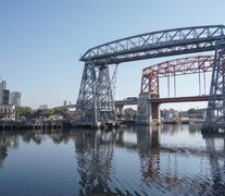 Todo comienza con el Puente Transbordador Nicolás Avellaneda. 