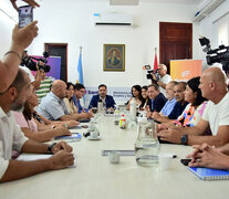 Durante la reunión definieron trabajar sobre la base del salario ya acordado. 