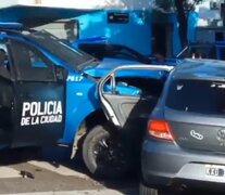 10 heridos tras el choque entre un patrullero y el auto partícular que chocaron en Barracas. (Fuente: NA) (Fuente: NA) (Fuente: NA)