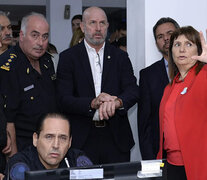 Bullrich jugando a los soldaditos.