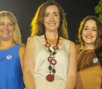 Rocío Bonacci (der.), junto a su madre Beatriz Brouwer (izq.) y Victoria Villarruel, en San Lorenzo.