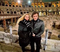 Karina y Javier Milei en Roma desde donde se anunció el despido de Giordano y Royón. (Fuente: NA) (Fuente: NA) (Fuente: NA)