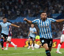 Adrián Martínez festeja el primero de sus dos goles en el Cilindro. (Fuente: NA) (Fuente: NA) (Fuente: NA)