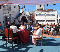 A pleno sol, la Terraza de Lavardén dio el marco ideal para las bodas.  (Fuente: Prensa Gobernación) (Fuente: Prensa Gobernación) (Fuente: Prensa Gobernación)