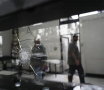 En el comedor universitario había cámaras de seguridad que registraron todo.