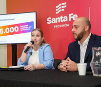 La ministra Victoria Tejeda junto al secretario de Desarrollo Territorial, Sergio Basile.  (Fuente: Prensa Gobernación) (Fuente: Prensa Gobernación) (Fuente: Prensa Gobernación)