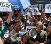 En Buenos Aires se realizó ayer al mediodía un abrazo a la agencia. 