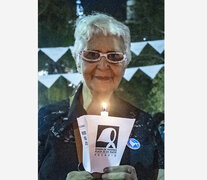 Ema Lucero integra la Ronda de las Madres de la Plaza 25 de mayo.  (Fuente: Gentileza Mario Gómez) (Fuente: Gentileza Mario Gómez) (Fuente: Gentileza Mario Gómez)