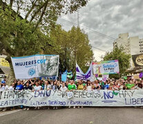 Miles de mujeres marcharon ayer por las calles platenses.  (Fuente: @MujeresCGTLaPlata) (Fuente: @MujeresCGTLaPlata) (Fuente: @MujeresCGTLaPlata)