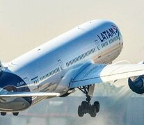 Un &amp;quot;incidente técnico&amp;quot; en un vuelo de Australia a Chile dejó 12 pasajeros internados