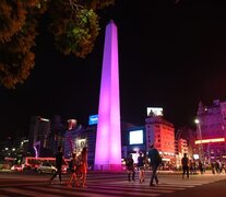 El Obelisco, iluminado de violeta por el Purple Day.