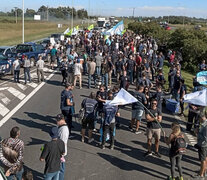 Crecen las protestas de trabajadores por despidos y suspensiones que se están generalizando en la industria. 