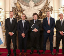 El presidente Javier Milei junto a los integrantes de su equipo económico.  (Fuente: NA) (Fuente: NA) (Fuente: NA)