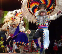 Desde Paraguay llega el Ballet América Morena, danzas andinas.