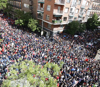 Panorámica de la marcha a la sede del PSOE.  (Fuente: EFE) (Fuente: EFE) (Fuente: EFE)