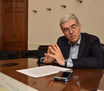 El actual diputado y exministro de Economía, Walter Agosto.