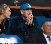 Maradona junto a su entonces novia Rocío Oliva en la final de Zagreb (Fuente: AFP) (Fuente: AFP) (Fuente: AFP)