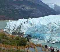 El brazo Rico, atrás del glaciar Perito Moreno, en el lago Argentino.