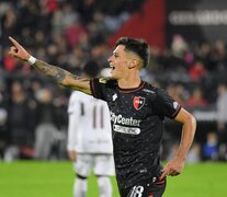 Aguirre fue la figura de Newell&amp;#39;s con asistencia y gol (Fuente: Fotobaires) (Fuente: Fotobaires) (Fuente: Fotobaires)