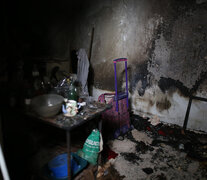 La habitación donde Justo Fernado Barrientos arrojó el lunes una molotov a las cuatro mujeres lesbianas mientras dormían. Imagen: Jose Nico