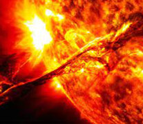 Imagen satelital de una enorme llamarada solar. (Fuente: EFE) (Fuente: EFE) (Fuente: EFE)